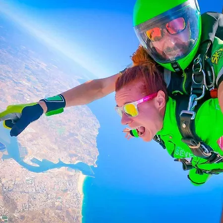 Oásis Tropical, Jardim E Piscina!