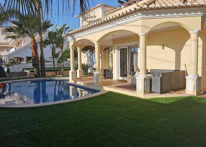 Oasis Tropical, Jardim E Piscina! Portimão